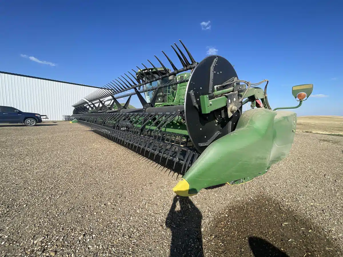 Gallery image 1 for Used 2018 John Deere 640FD Header - Draper