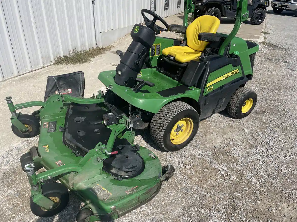 Gallery image 2 for Used 2022 John Deere 1550 Mower - Front Deck