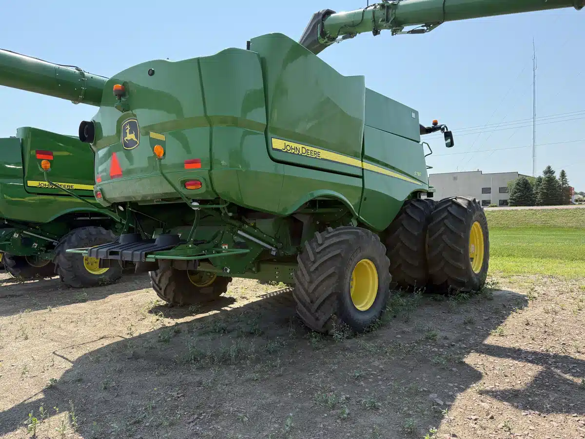 Gallery image 2 for Used 2018 John Deere S780 Combine