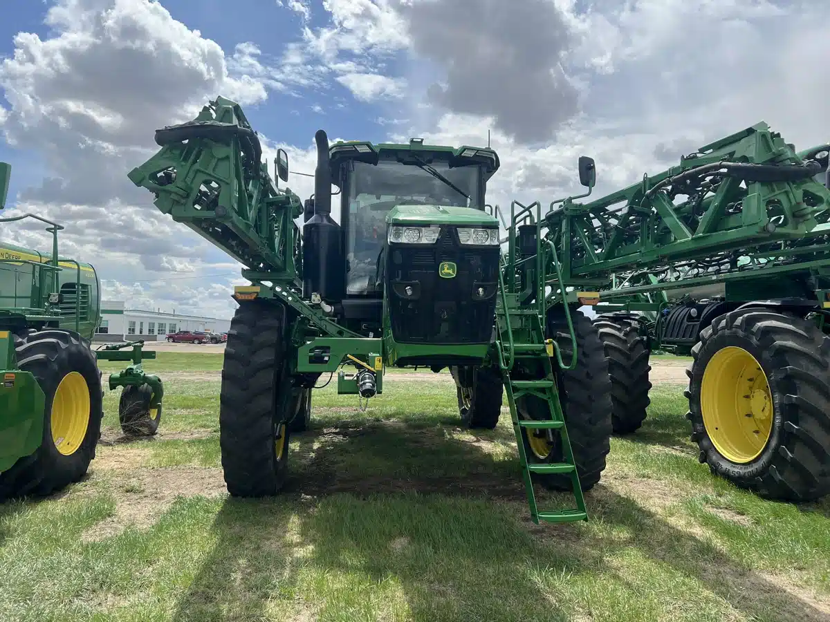 Gallery image 2 for Used 2024 John Deere 616R Sprayer - Self Propelled