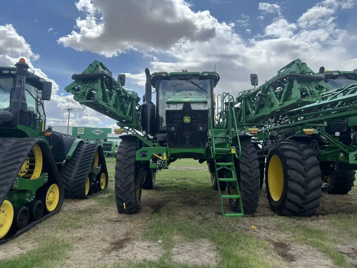 Gallery image 2 for Used 2024 John Deere 616R Sprayer - Self Propelled