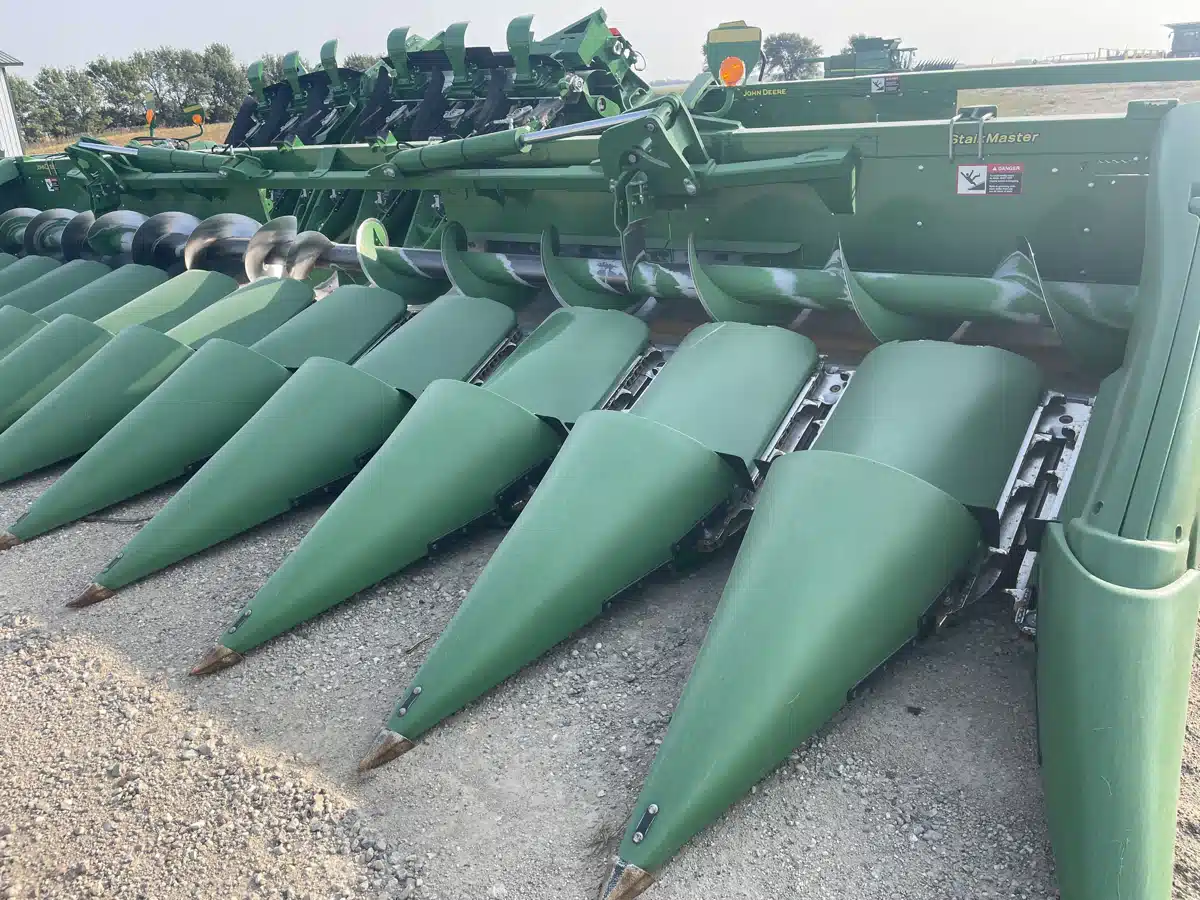 Gallery image 2 for 2019 John Deere 712FC Header - Row Crop