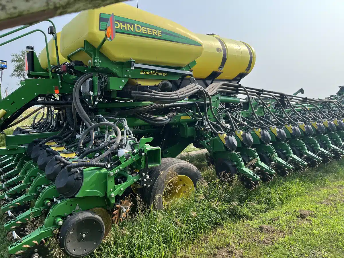 Gallery image 2 for Used 2019 John Deere DB60 Planter