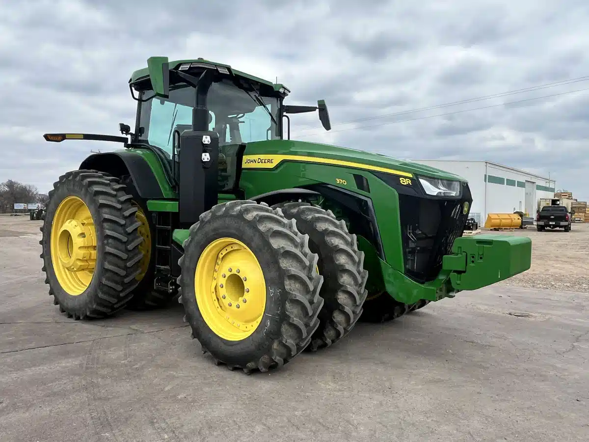 Gallery image 2 for Used 2024 John Deere 8R 370 Tractor