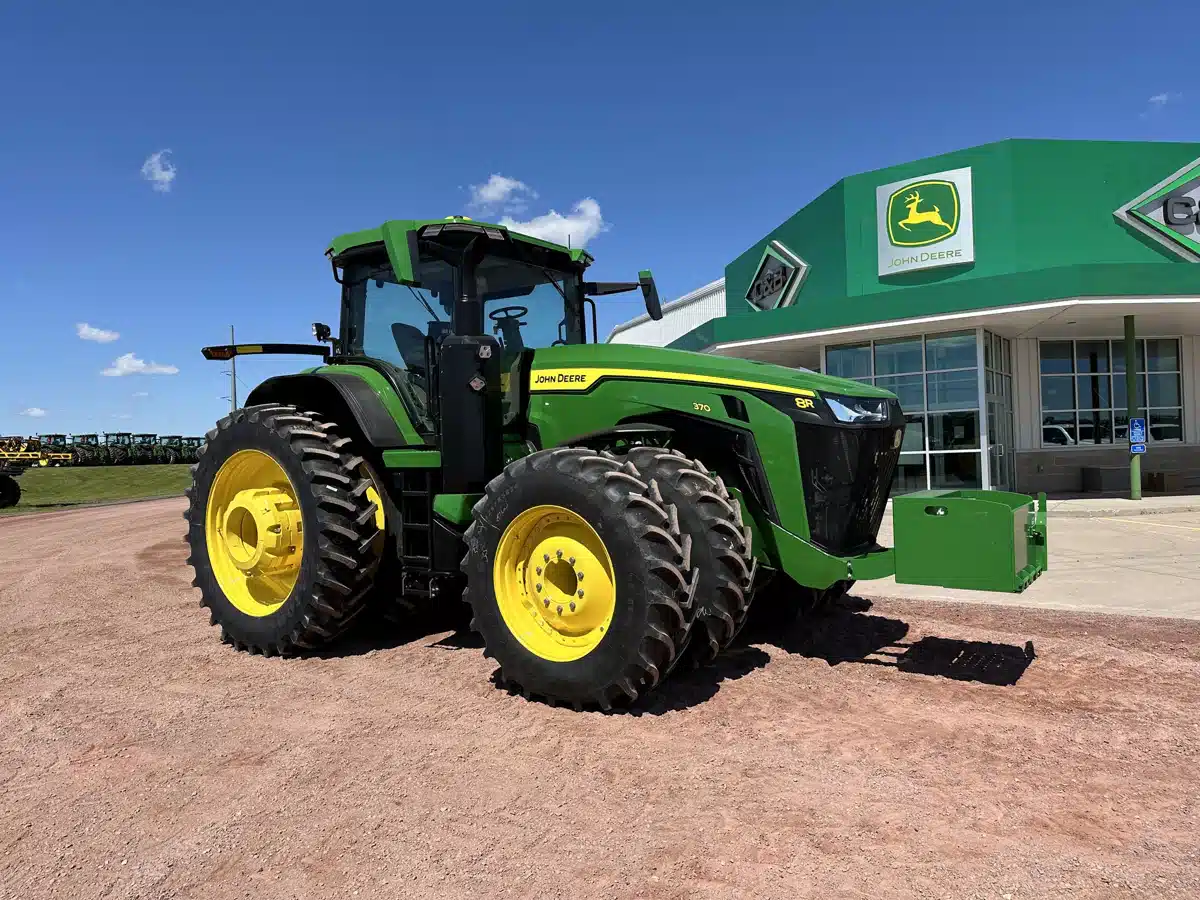 Gallery image 1 for Used 2024 John Deere 8R 370 Tractor