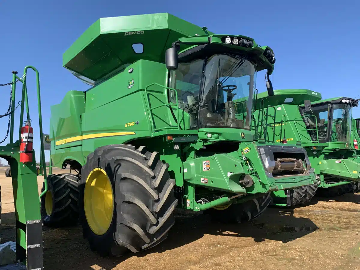 Gallery image 1 for Used 2022 John Deere S790 Combine