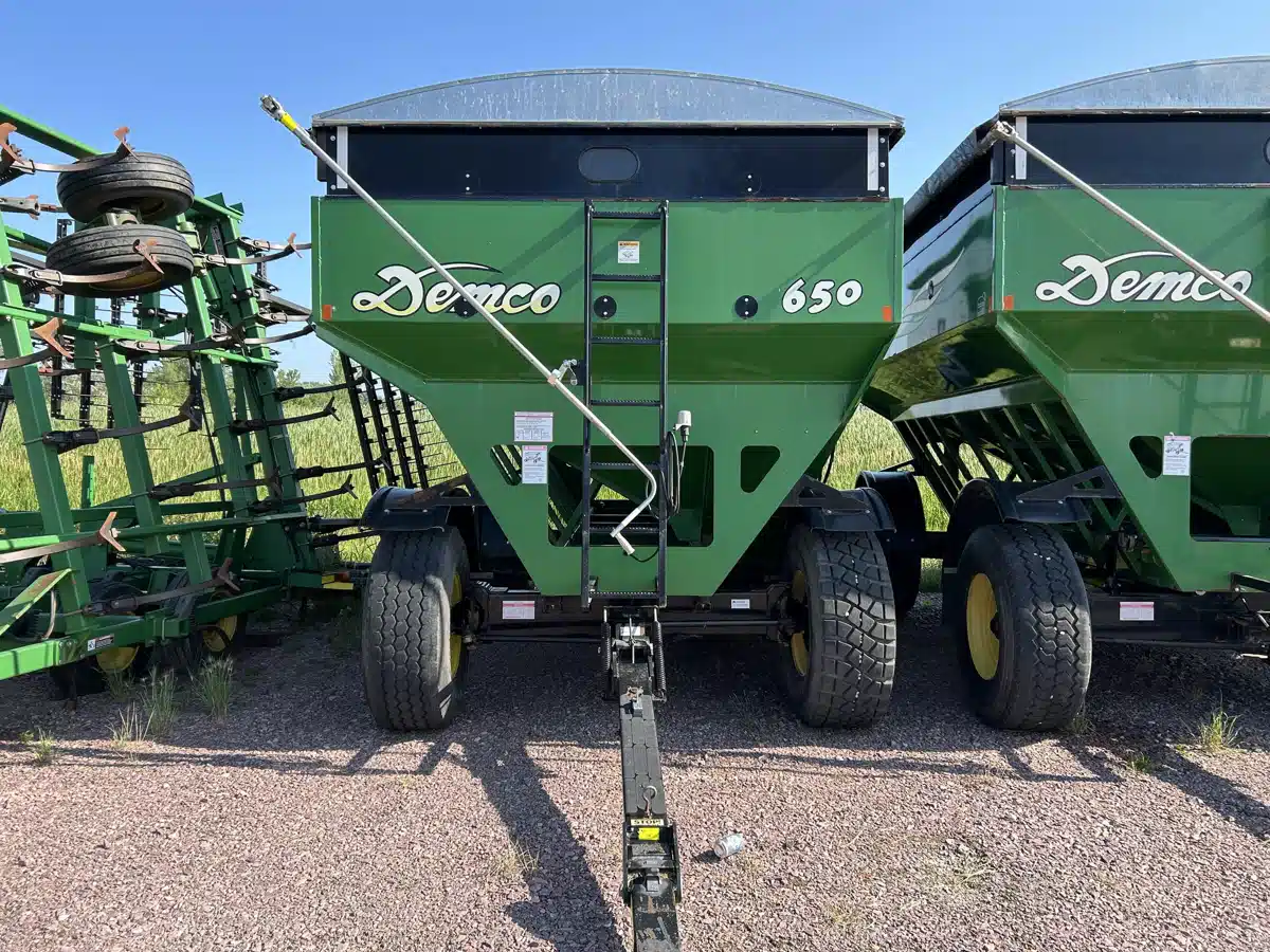 Gallery image 2 for Used 2008 Demco 650 Grain Cart