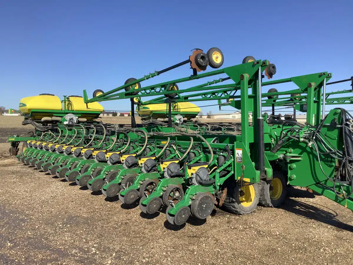 Gallery image 2 for Used 2015 John Deere DB90 Planter