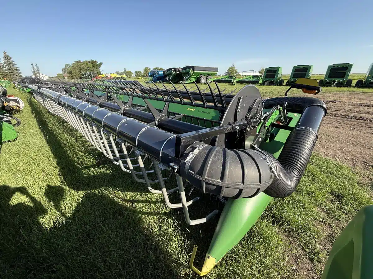 Gallery image 2 for Used 2023 John Deere RD45F Header Combine