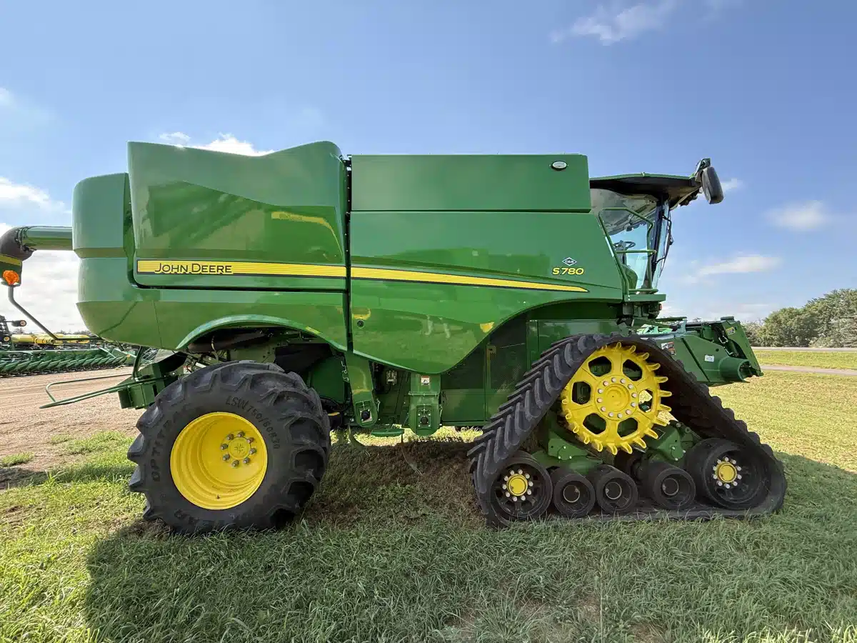 Gallery image 1 for Used 2023 John Deere S780 Combine