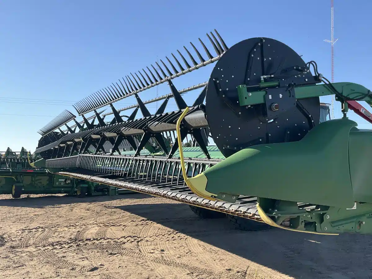 Gallery image 1 for Used 2022 John Deere RD45F Header - Flex