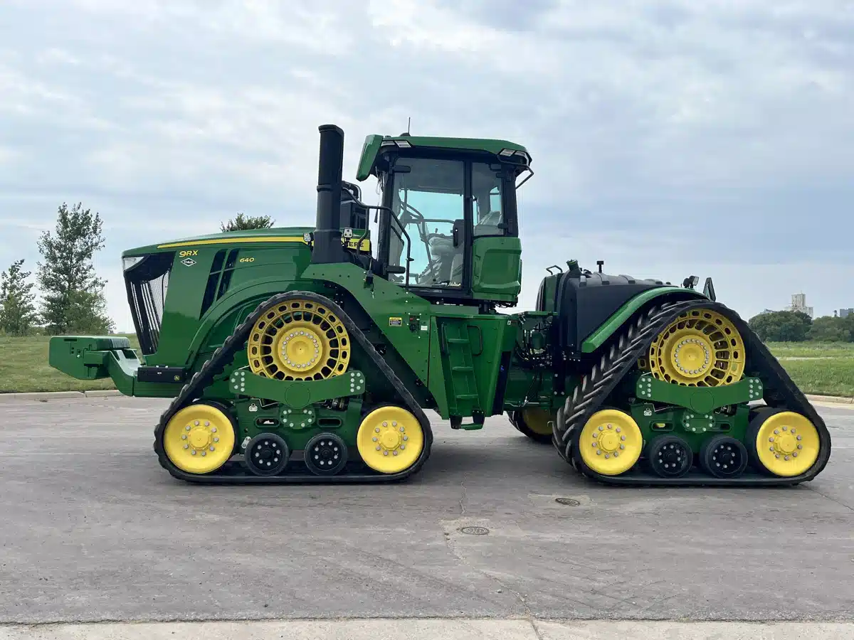 Gallery image 1 for Used 2024 John Deere 9RX 640 Tractor