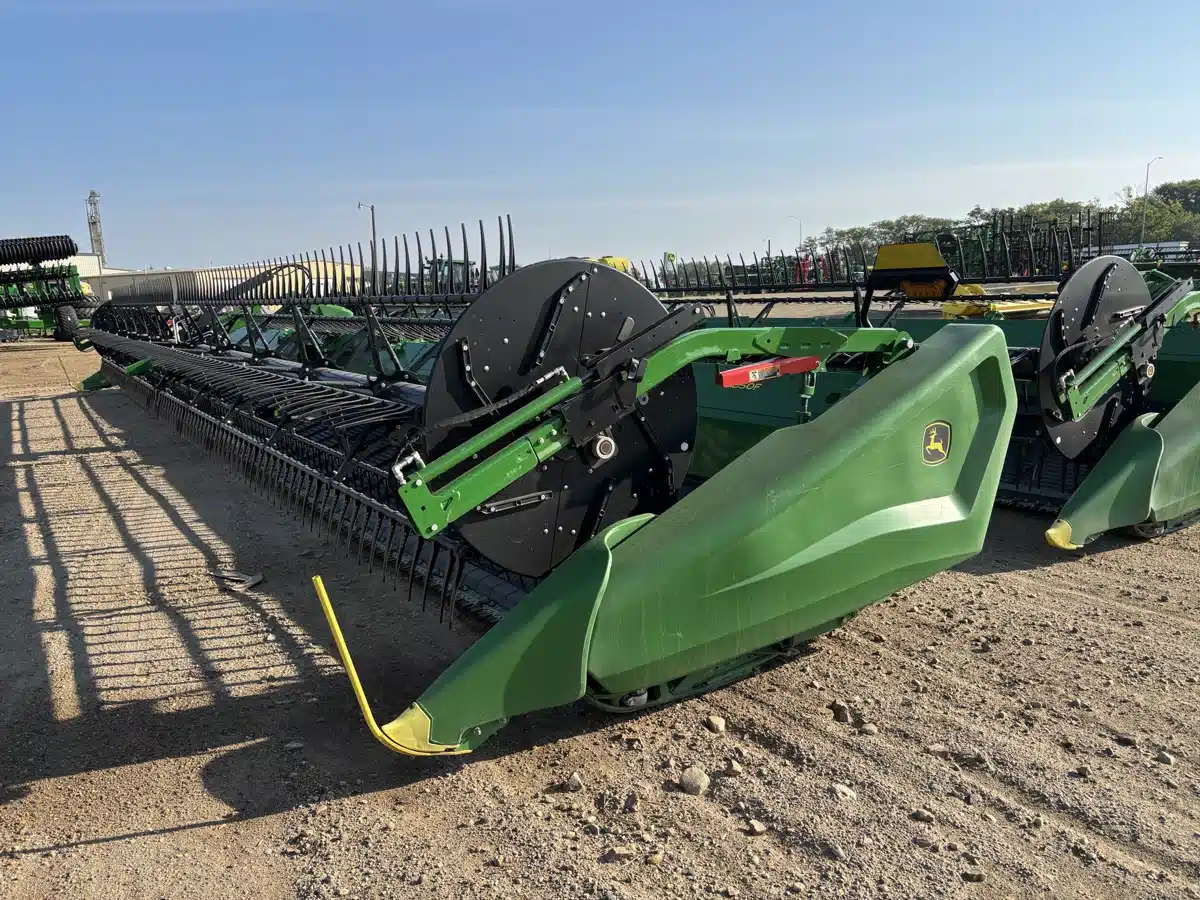 Gallery image 1 for 2024 John Deere HD50F Header - Flex