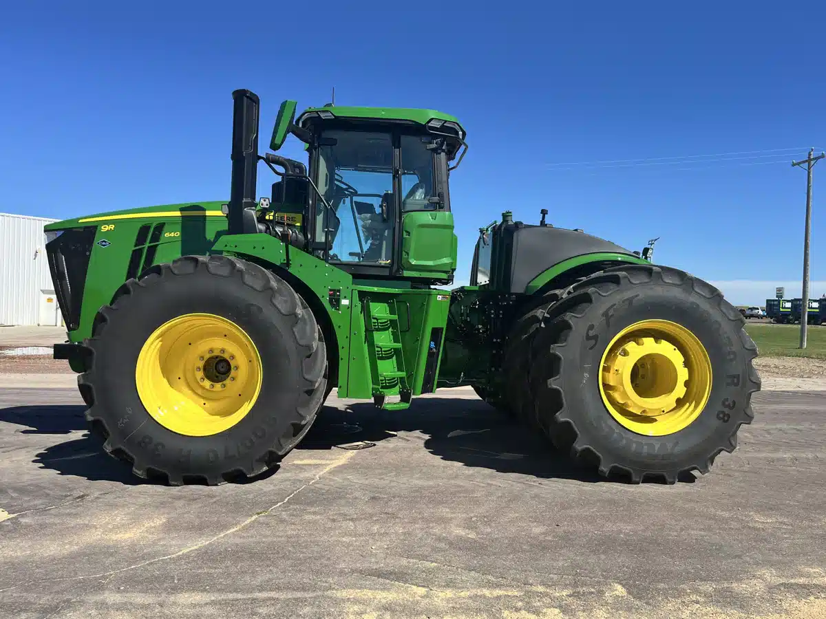 Gallery image 1 for Used 2024 John Deere 9R 640 Tractor