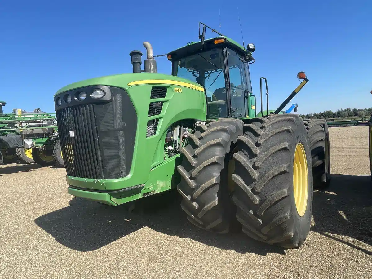 Gallery image 1 for Used 2010 John Deere 9530 Tractor