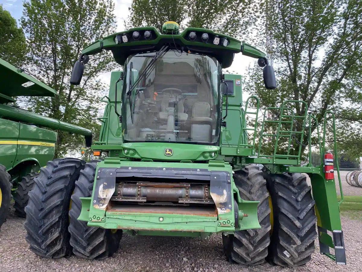 Gallery image 2 for Used 2024 John Deere S780 Combine