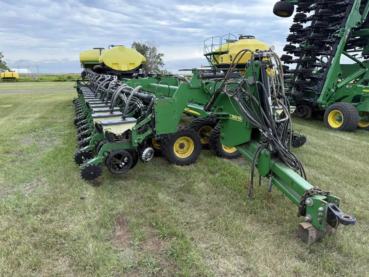 Gallery image 1 for Used 2008 John Deere DB90 Planter