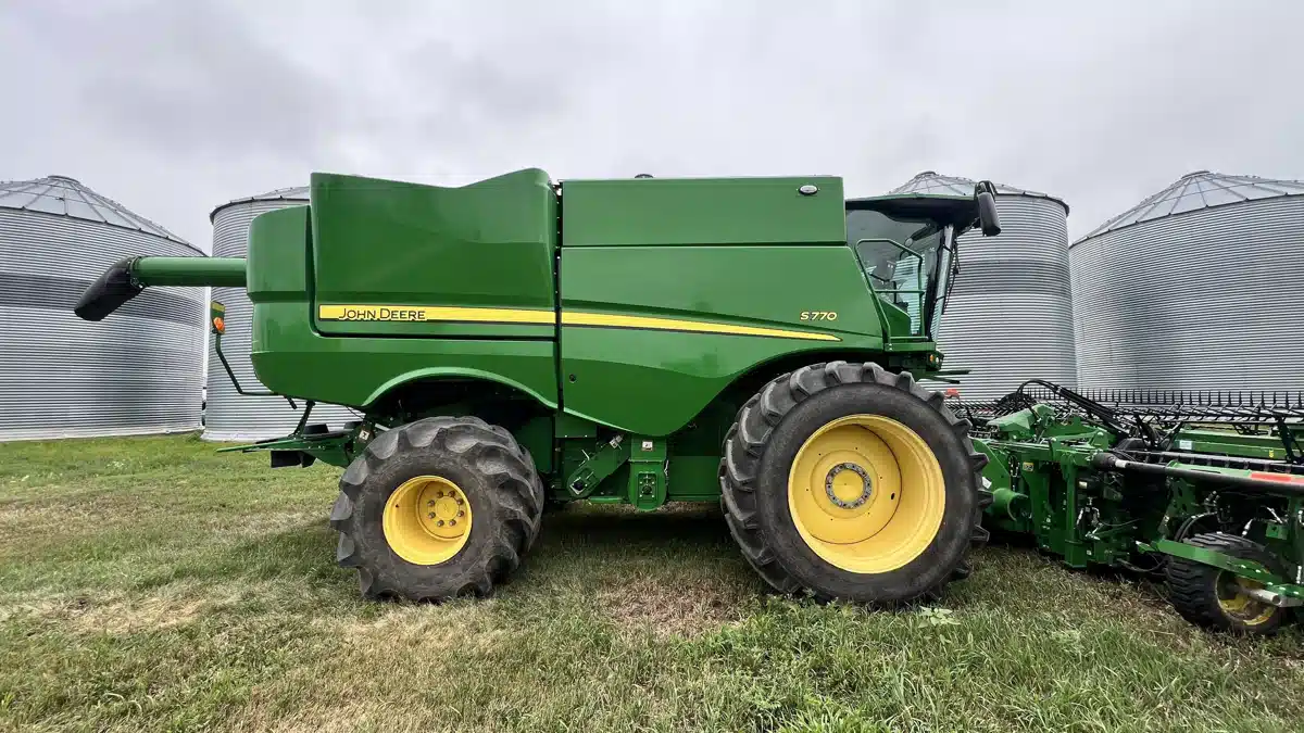 Gallery image 2 for Used 2024 John Deere S770 Combine