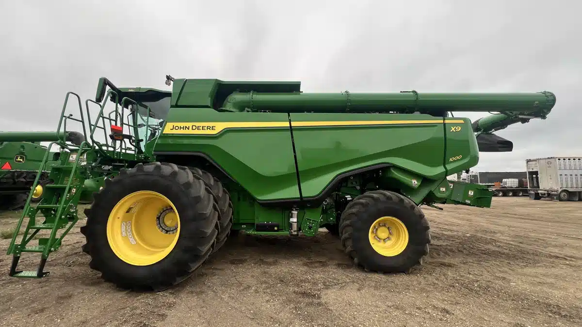 Gallery image 2 for Used 2024 John Deere X9 1000 Combine