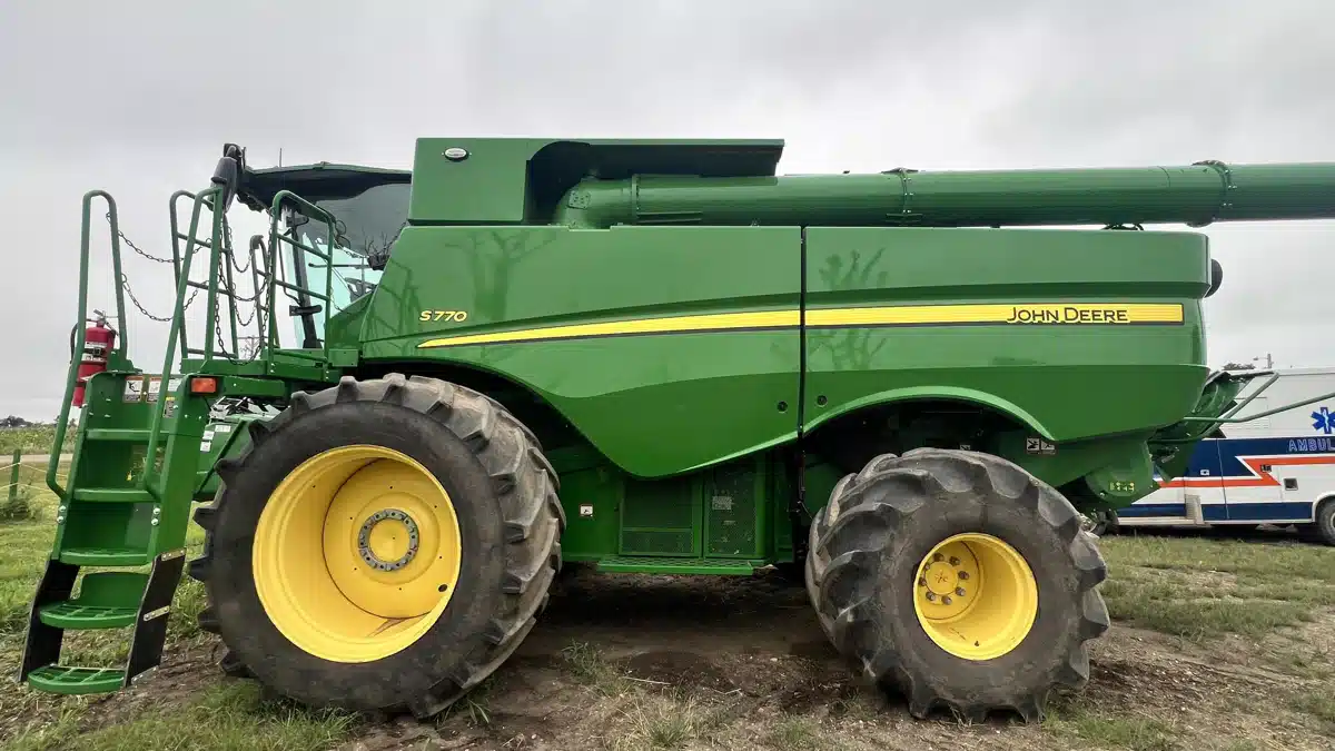 Gallery image 2 for Used 2024 John Deere S770 Combine