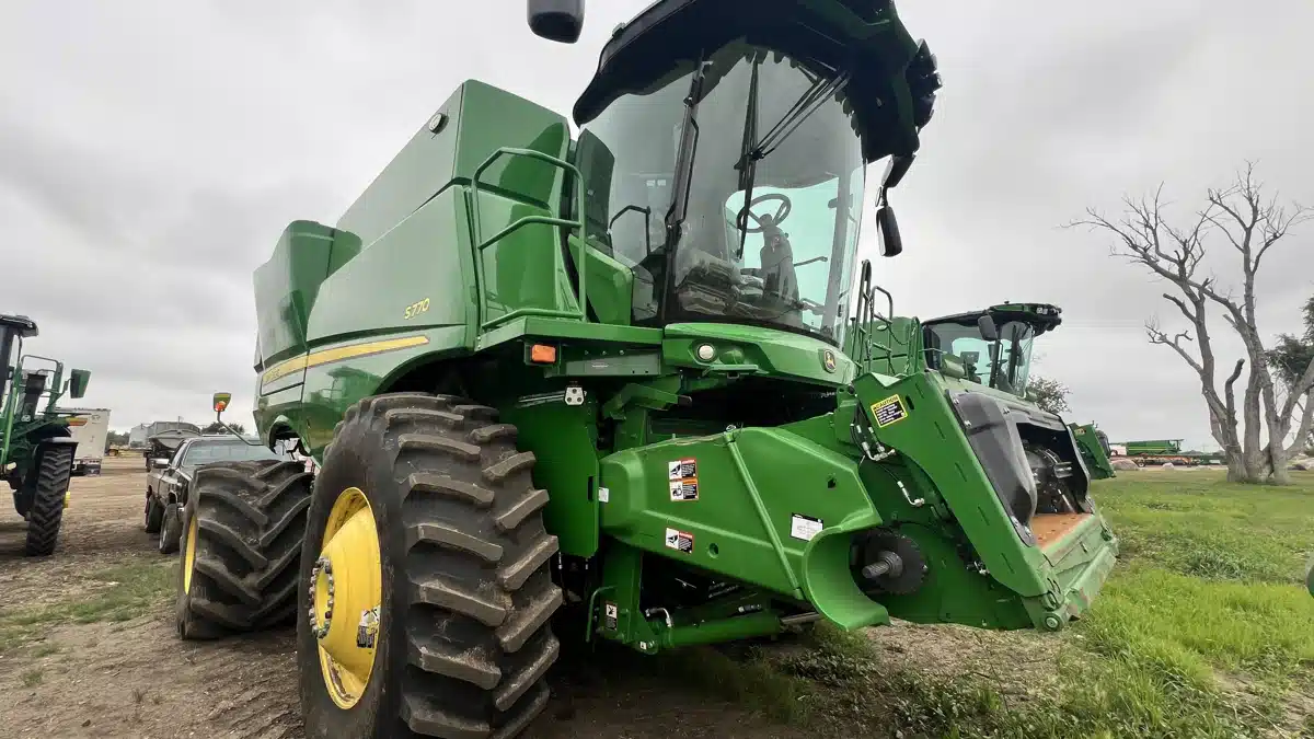 Gallery image 1 for Used 2024 John Deere S770 Combine