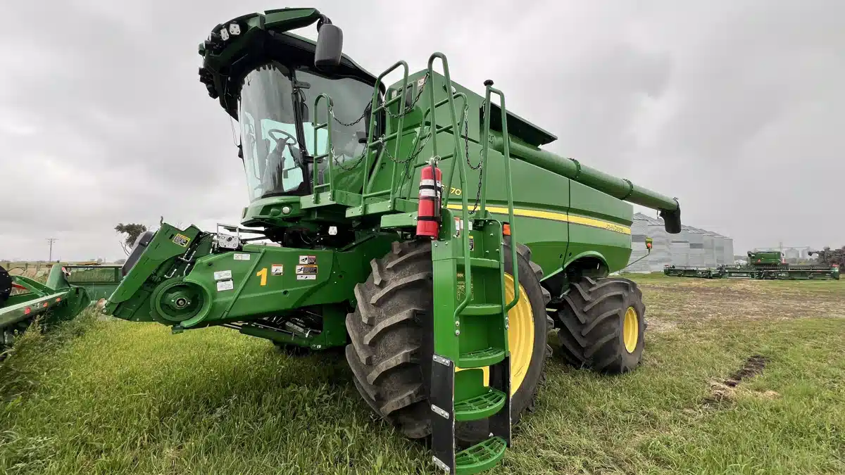 Gallery image 1 for Used 2024 John Deere S770 Combine