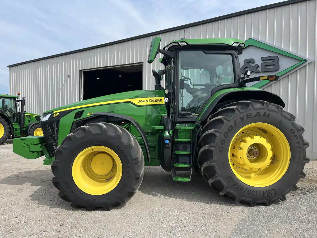Gallery image 2 for Used 2024 John Deere 8R 410 Tractor