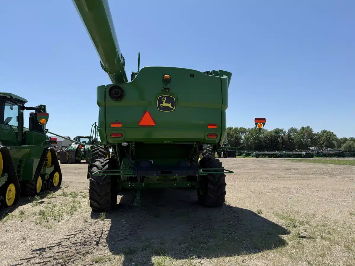 Gallery image 2 for Used 2019 John Deere S780 Combine