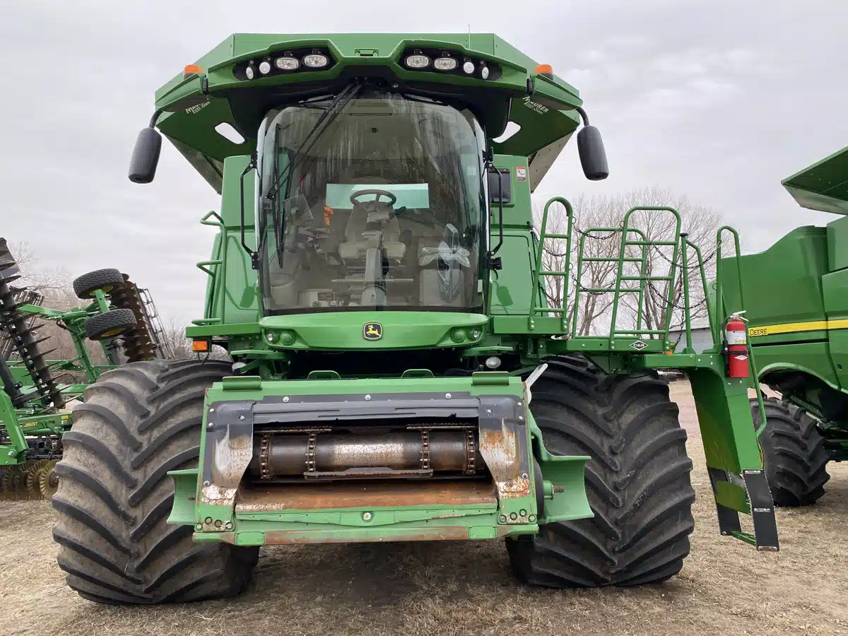 Gallery image 2 for Used 2018 John Deere S780 Combine