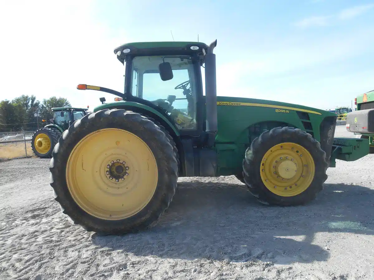 Gallery image 1 for Used 2010 John Deere 8295R Tractor