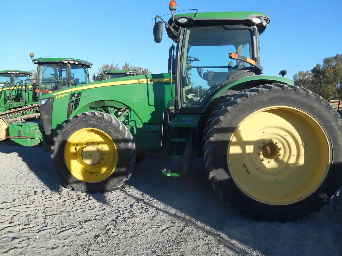 Gallery image 2 for Used 2013 John Deere 8285R Tractor