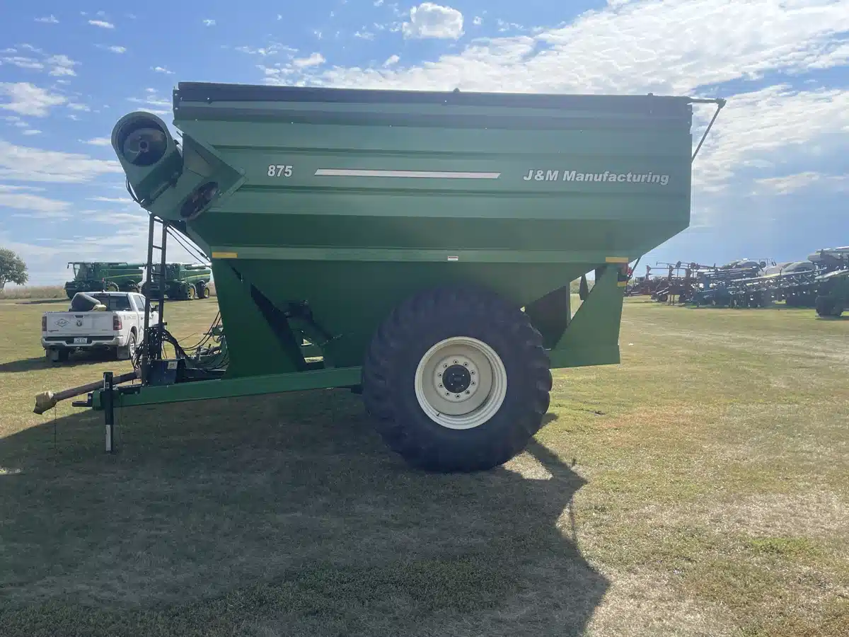 Gallery image 1 for Used 2010 J&M 875 Grain Cart
