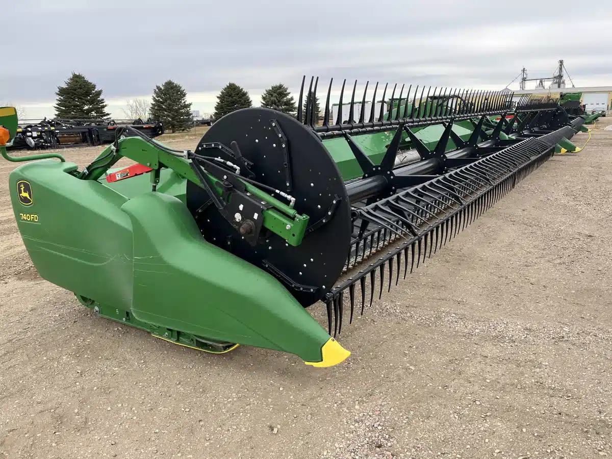 Gallery image 2 for Used 2020 John Deere 740FD Header - Draper