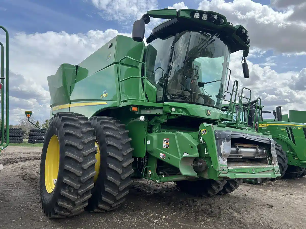 Gallery image 1 for Used 2022 John Deere S780 Combine