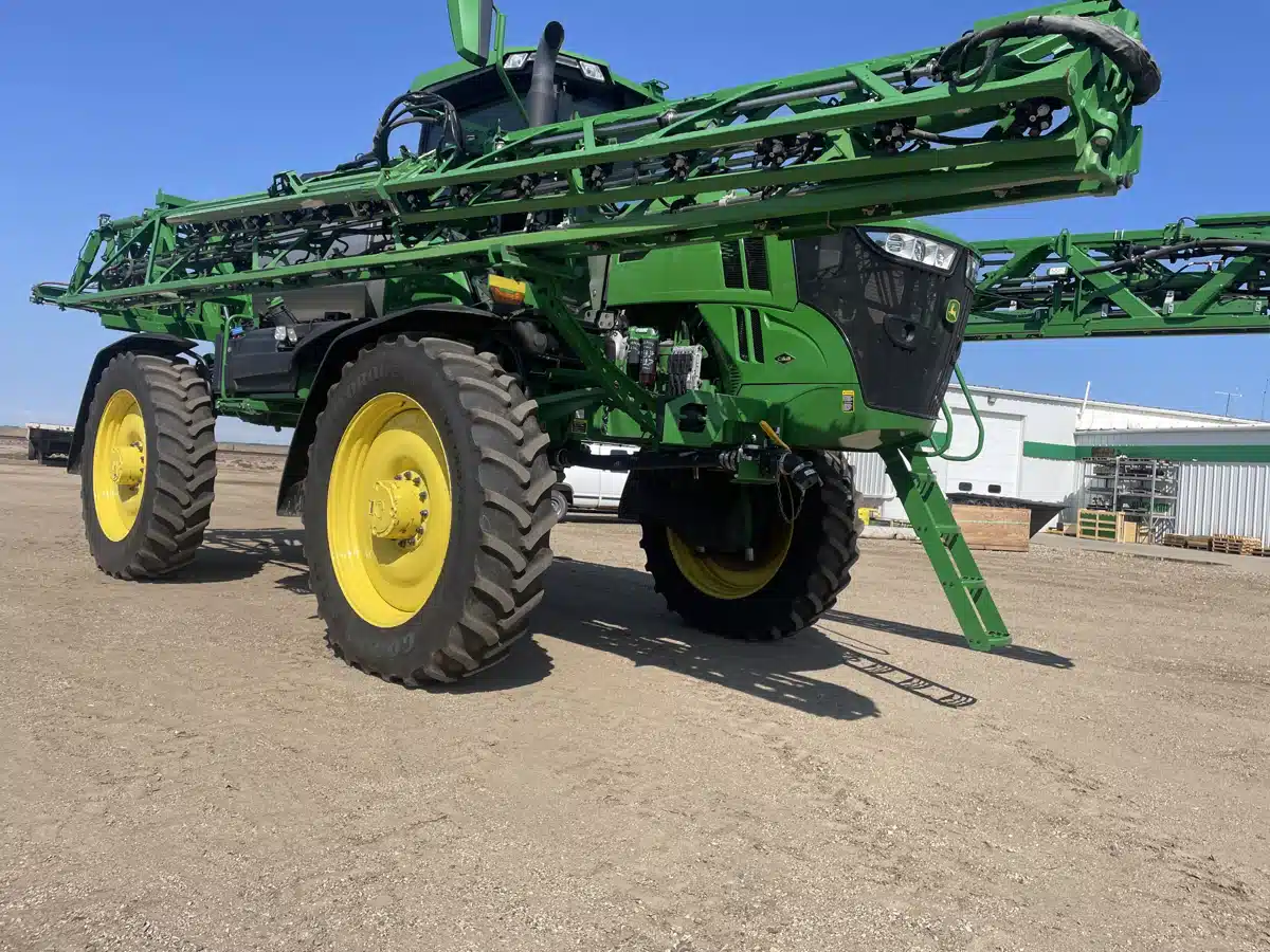 Gallery image 2 for Used 2023 John Deere 612R Sprayer - Self Propelled
