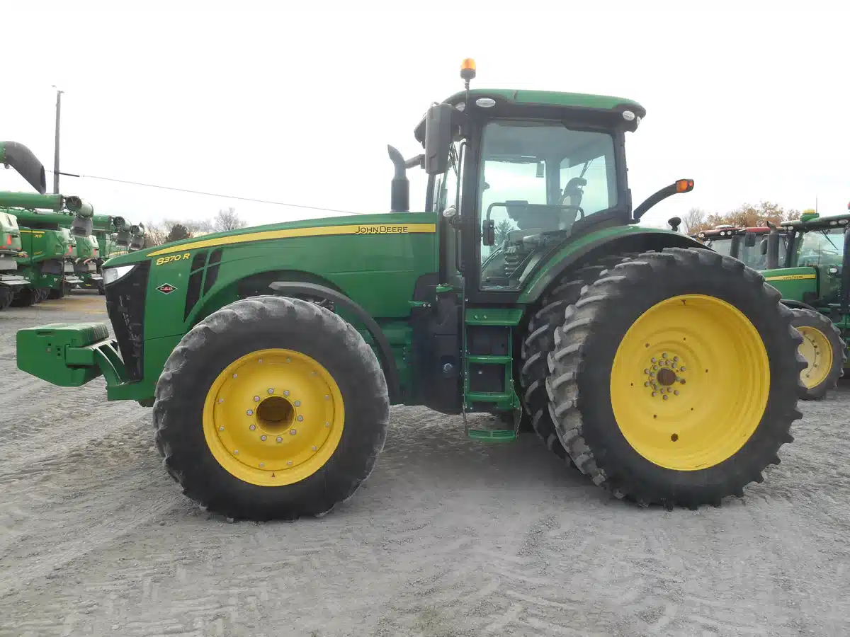 Gallery image 1 for Used 2015 John Deere 8370R Tractor