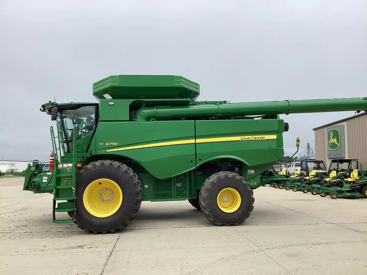 Gallery image 1 for Used 2024 John Deere S770 Combine