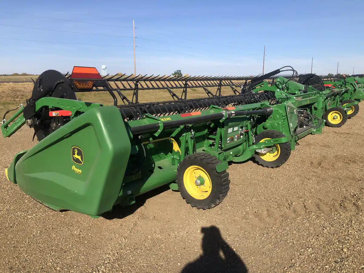 Gallery image 2 for Used 2022 John Deere HD40R Header Combine
