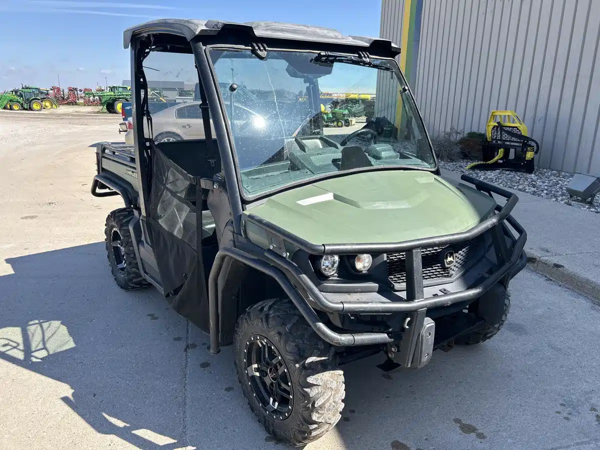 Gallery image 2 for 2020 John Deere XUV 835M Utility Vehicle