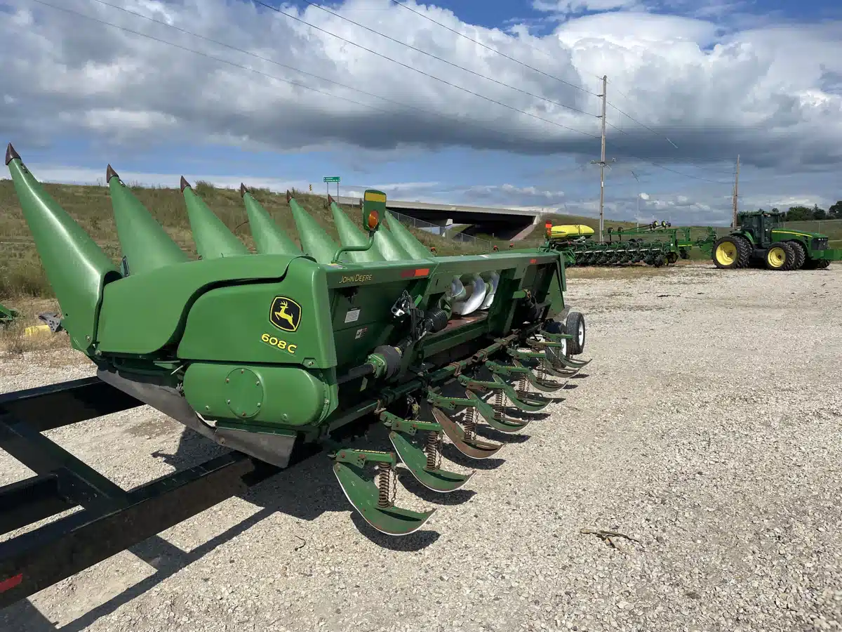 Gallery image 1 for Used 2009 John Deere 608C Header - Row Crop