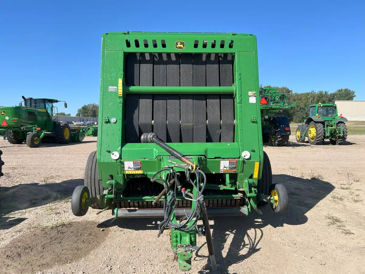 Gallery image 2 for Used 2021 John Deere 560M Round Baler