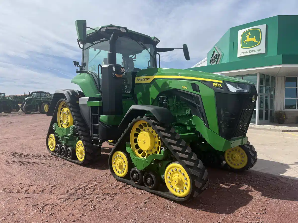 Gallery image 2 for Used 2021 John Deere 8R 370 Tractor