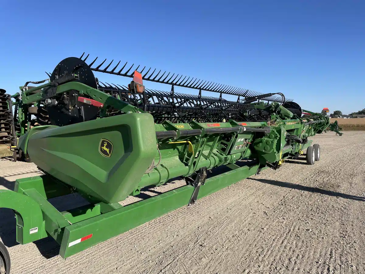 Usagé 2023 John Deere HD45F Header Combine AgricoleIdéal