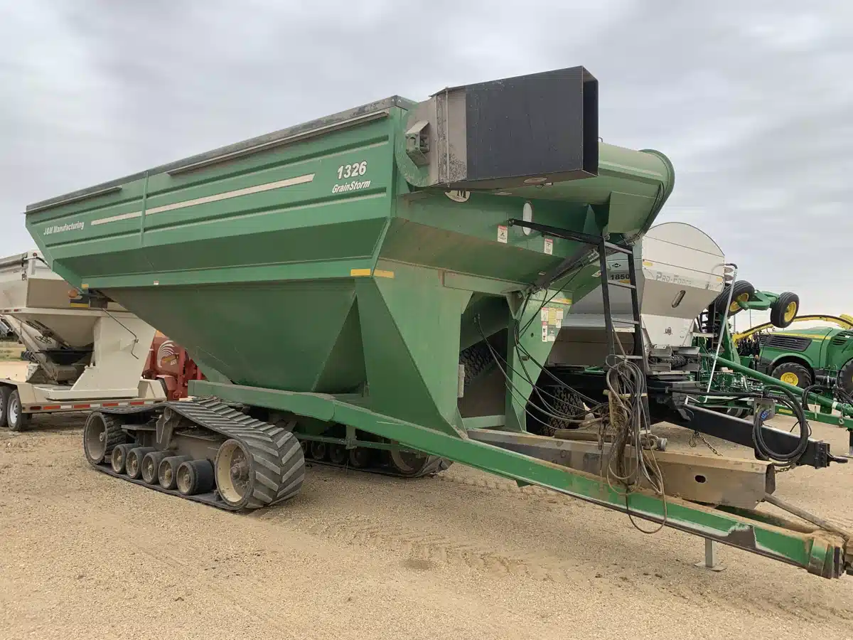 Gallery image 2 for Used J&M 1326 Grain Cart