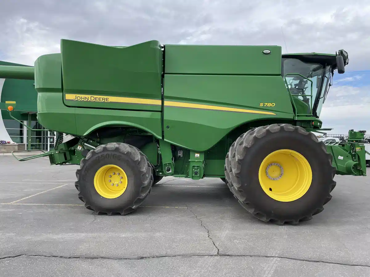 Gallery image 1 for Used 2024 John Deere S780 Combine