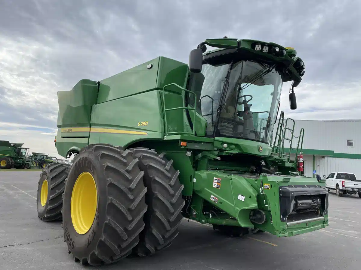 Gallery image 1 for Used 2024 John Deere S780 Combine