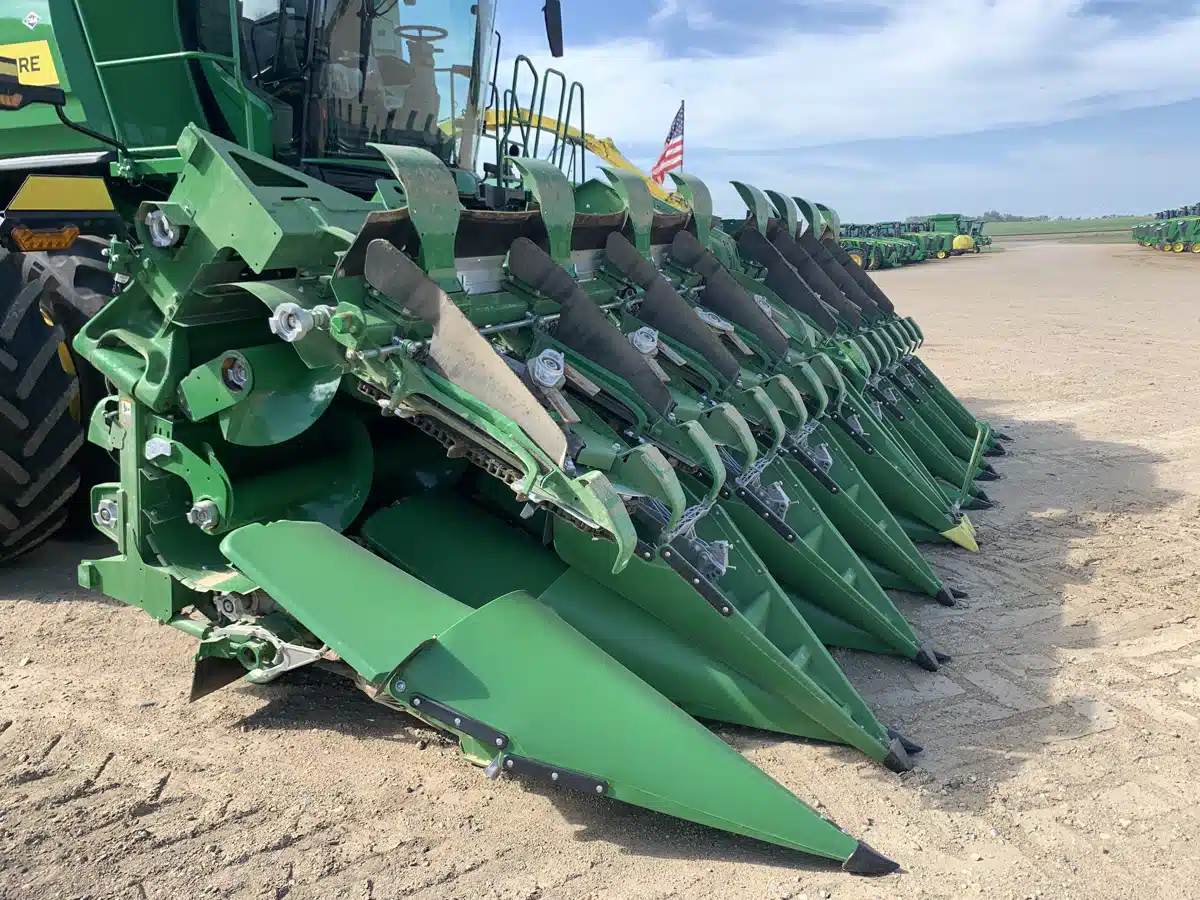 Gallery image 1 for Used 2024 John Deere C16F Header - Row Crop