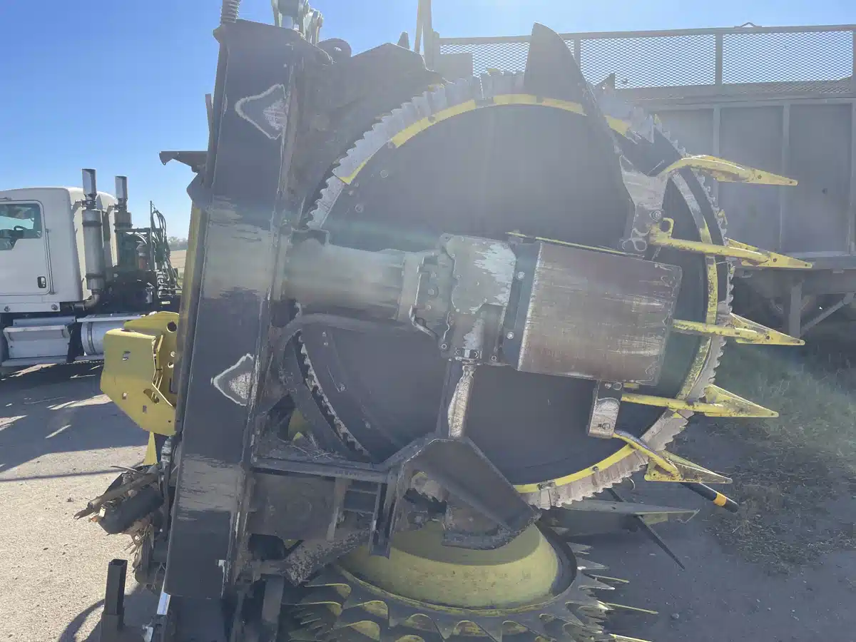 Gallery image 2 for Used 2023 John Deere 772 Header - Rotary