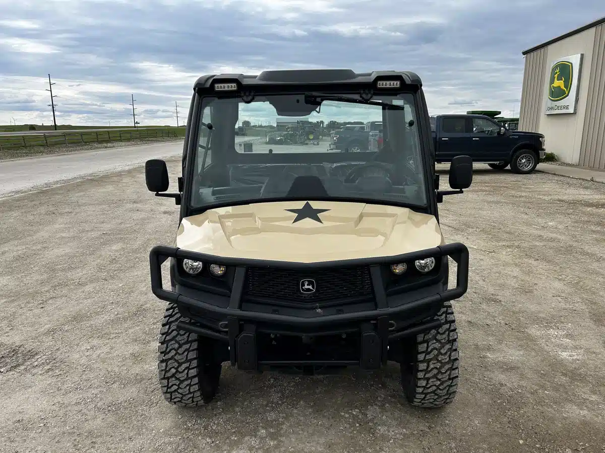 Usagé 2023 John Deere XUV 835M Véhicule utilitaire AgricoleIdéal