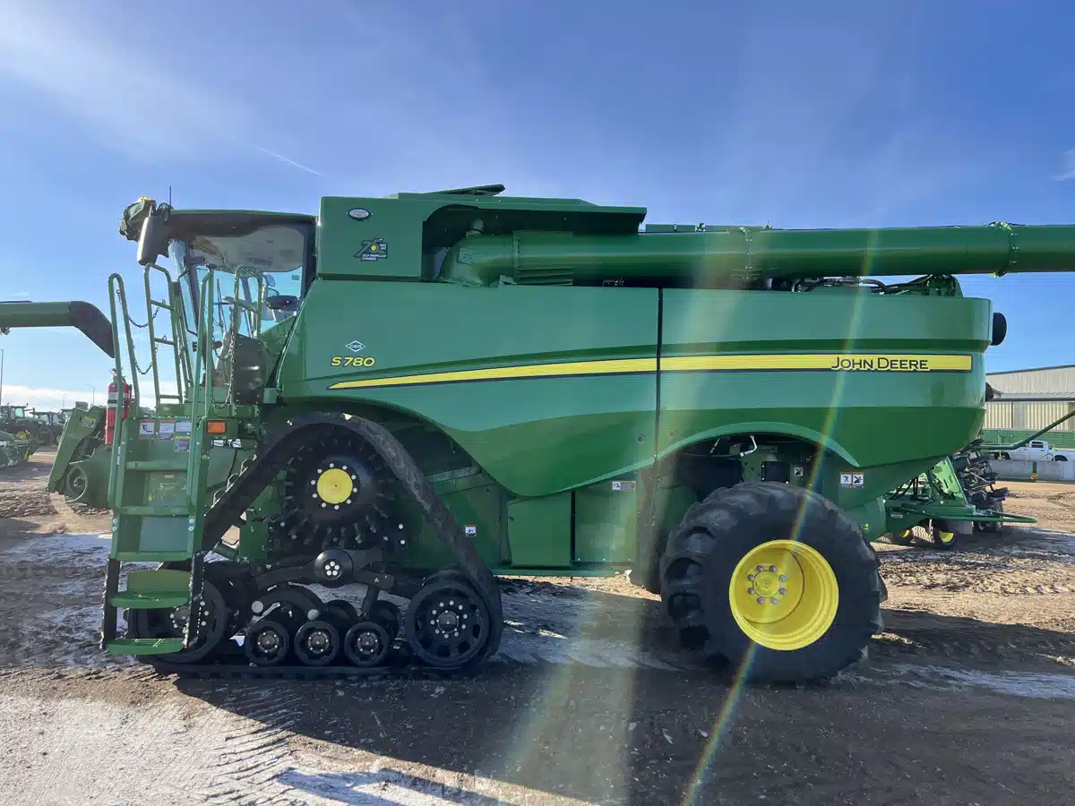 Gallery image 2 for Used 2022 John Deere S780 Combine